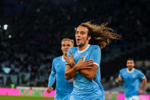 Lazio vince 2-0 contro Lecce: gol decisivi di Guendouzi e Noslin.