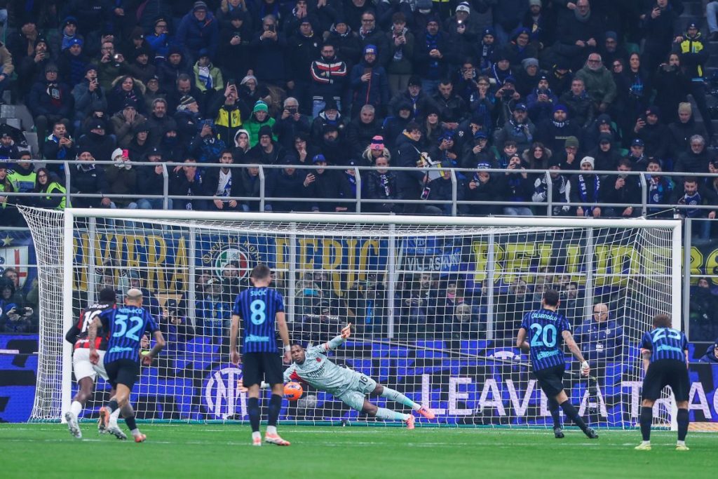 Milan trionfa nel derby: Pulisic e Maignan trascinano i rossoneri al secondo posto.