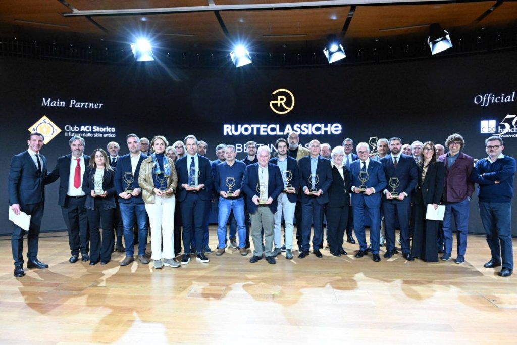 Renault R4 trionfa con il premio Best in Classic 2025: una leggenda senza tempo.