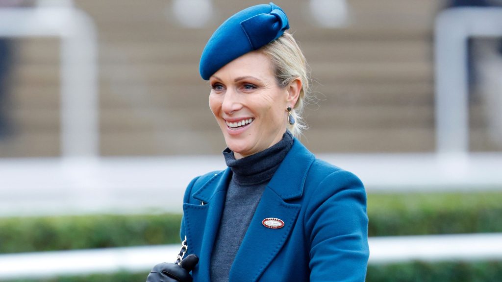 Stivali alti e blu audace: lo stile invernale di Zara Tindall unisce comfort e eleganza