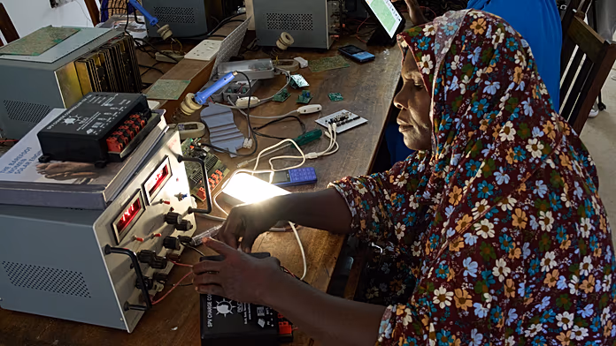 Solar Mamas di Zanzibar: empowerment femminile per illuminare le comunità con energia solare
