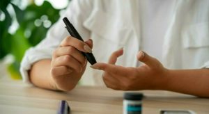 Dai pasti all’uso del cellulare: scopri le sorprendenti cause di questo cambiamento.