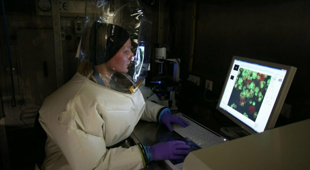 Febbre emorragica di Marburg: sintomi influenzali e mortalità elevata, ecco cosa sapere.