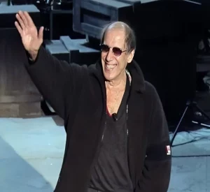 Il cantante italiano più ricco è lui: ha superato tutti i colleghi