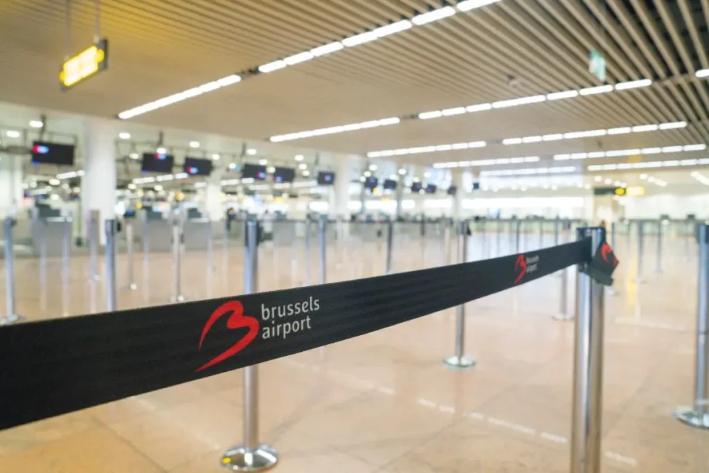 Droni nei cieli belgi: aeroporti di Bruxelles e Liegi chiusi per precauzione.