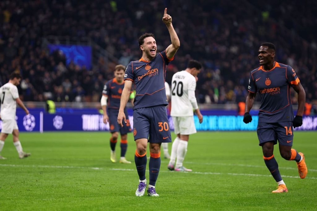 Inter trionfa 2-1 contro Kairat: Chivu mantenere il punteggio pieno in Champions.