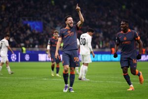 Inter trionfa 2-1 contro Kairat: Chivu mantenere il punteggio pieno in Champions.