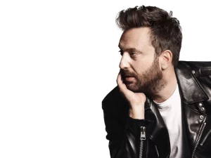 Cesare Cremonini pubblica nuovo triplo album live: imperdibile esperienza musicale dal vivo
