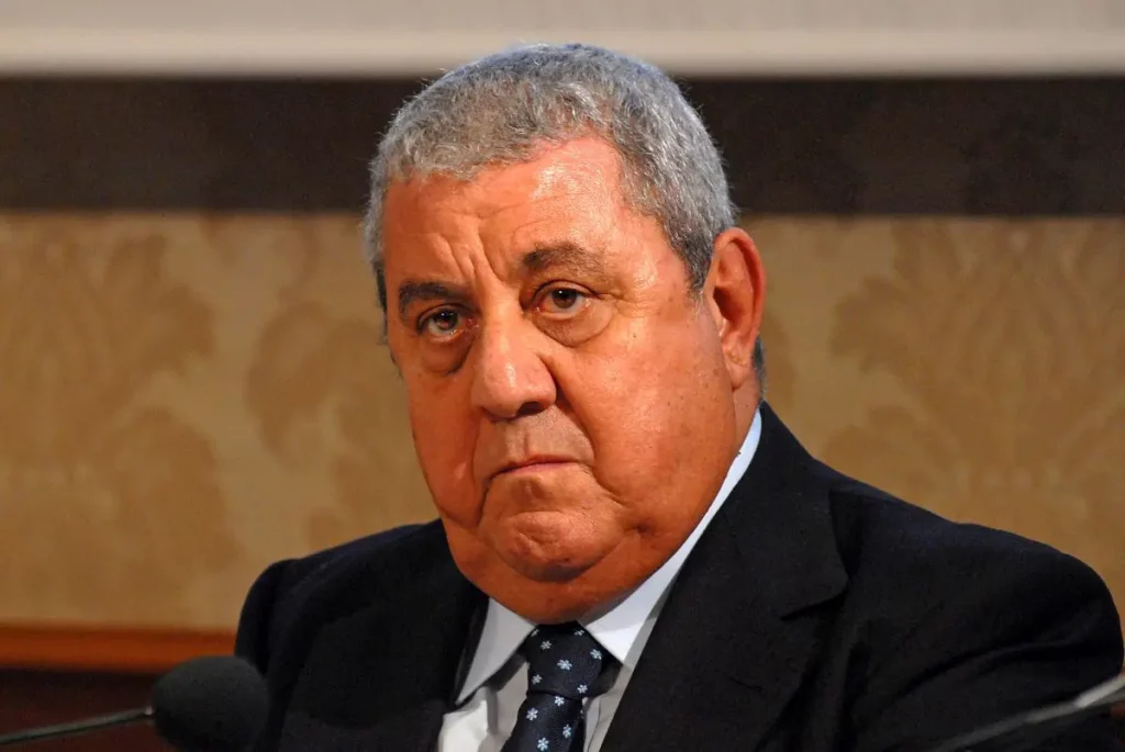 Funerali del senatore Cesare Cursi: un tributo alla sua vita martedì.