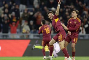 Roma trionfa in Europa League: vince 2-1 contro il Midtjylland nella prima in casa.