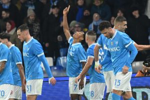 Neres e Lang guidano il Napoli alla vittoria: Atalanta sconfitta 3-1, Conte esulta.