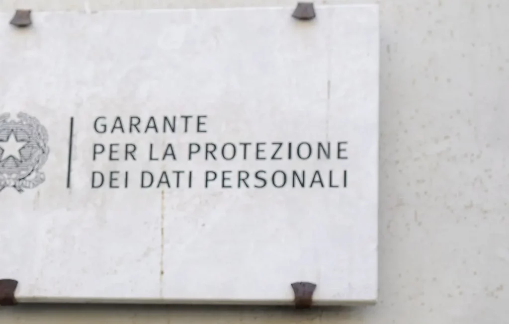 Garante della Privacy: si dimette il segretario generale Angelo Fanizza.