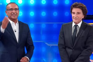 Gianni Ippoliti sorprende con l’imitazione di Peppino Di Capri a Tale e Quale Show 2025