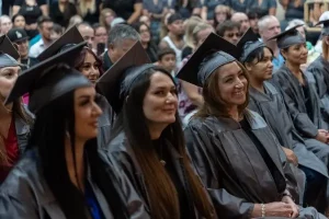 Licenze e Carriere in Cosmetologia: Guida 2025 per il Tuo Successo Professionale