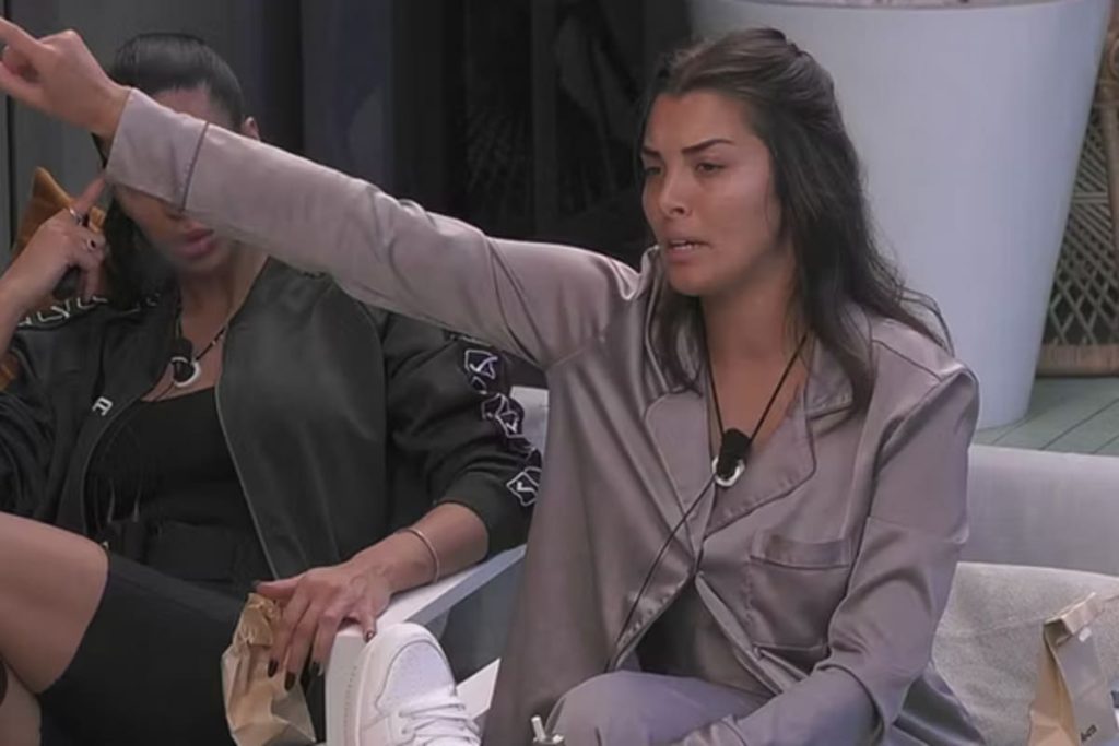 Tra amiche non si fa: sfogo choc al Grande Fratello che spiazza tutti