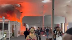 Incendio alla Cop30 di Belém: 13 trattati per inalazione di fumo, tutti salvati.