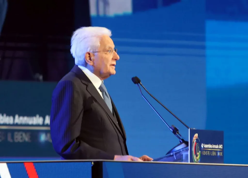 Mattarella: Preoccupazione per astensione, urge non accontentarsi di una democrazia superficiale.