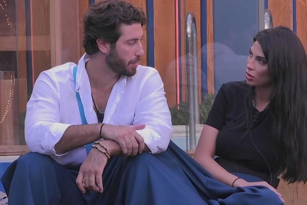 Rasha e Omer si allontanano, incontro con madre cambia tutto: “Non è più lui”