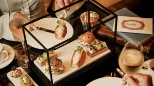 I migliori tè pomeridiani natalizi a Londra: 8 dolci festivi imperdibili.