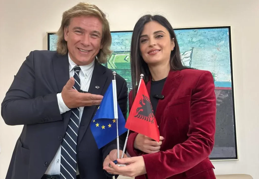 Su Rai Italia debutta Port to Port, la nuova rubrica con DJ Onofri