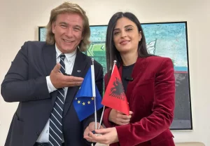 Su Rai Italia debutta Port to Port, la nuova rubrica con DJ Onofri