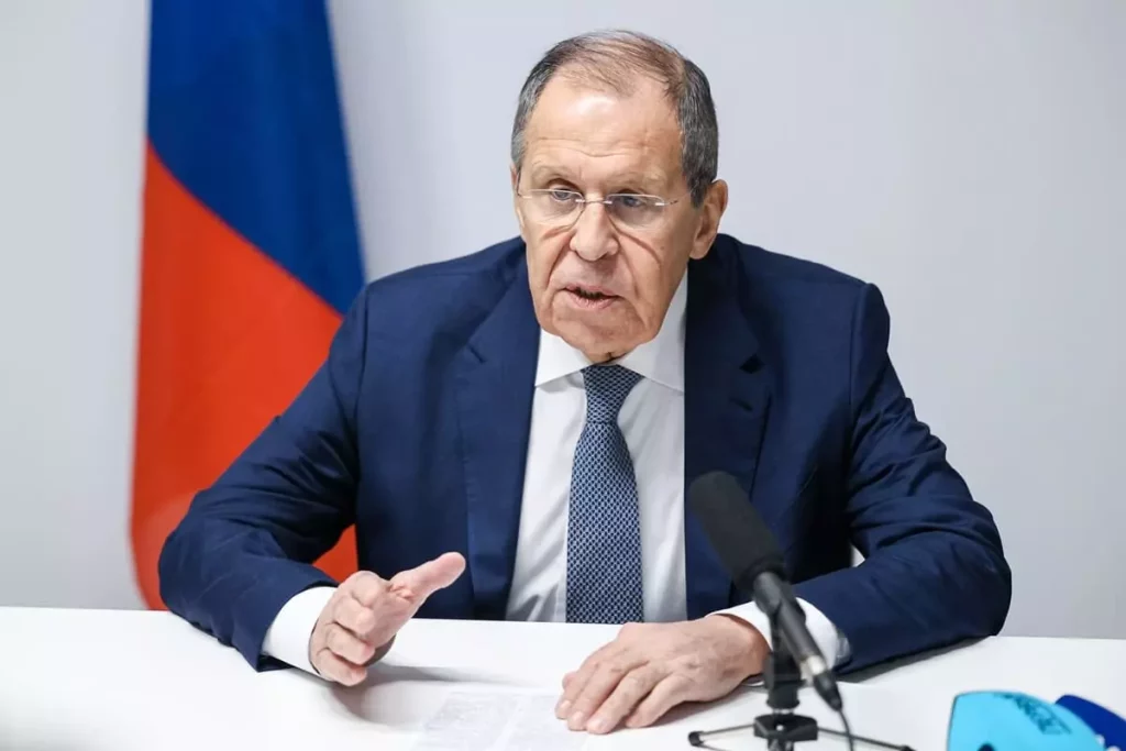 Lavrov accusa il Corriere della Sera di censura; il giornale risponde: “È solo propaganda”.