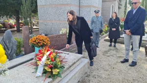 Todde onora la memoria dell’ex presidente sardo Melis con una corona di fiori.