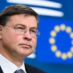 Dombrovskis: il deficit italiano scende sotto il 3%, secondo le previsioni Ue