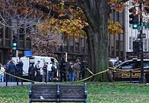 Due militari della Guardia Nazionale della West Virginia in condizioni critiche dopo sparatoria...