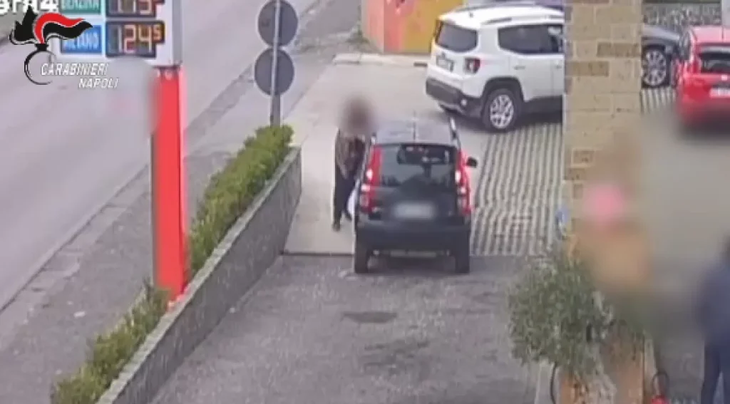 Ex aggredisce donna nel Napoletano: 49enne arrestato dai Carabinieri. Guarda il video!
