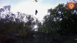 Motociclista salvato a Luni sul Mignone: intervento tempestivo in zona impervia.