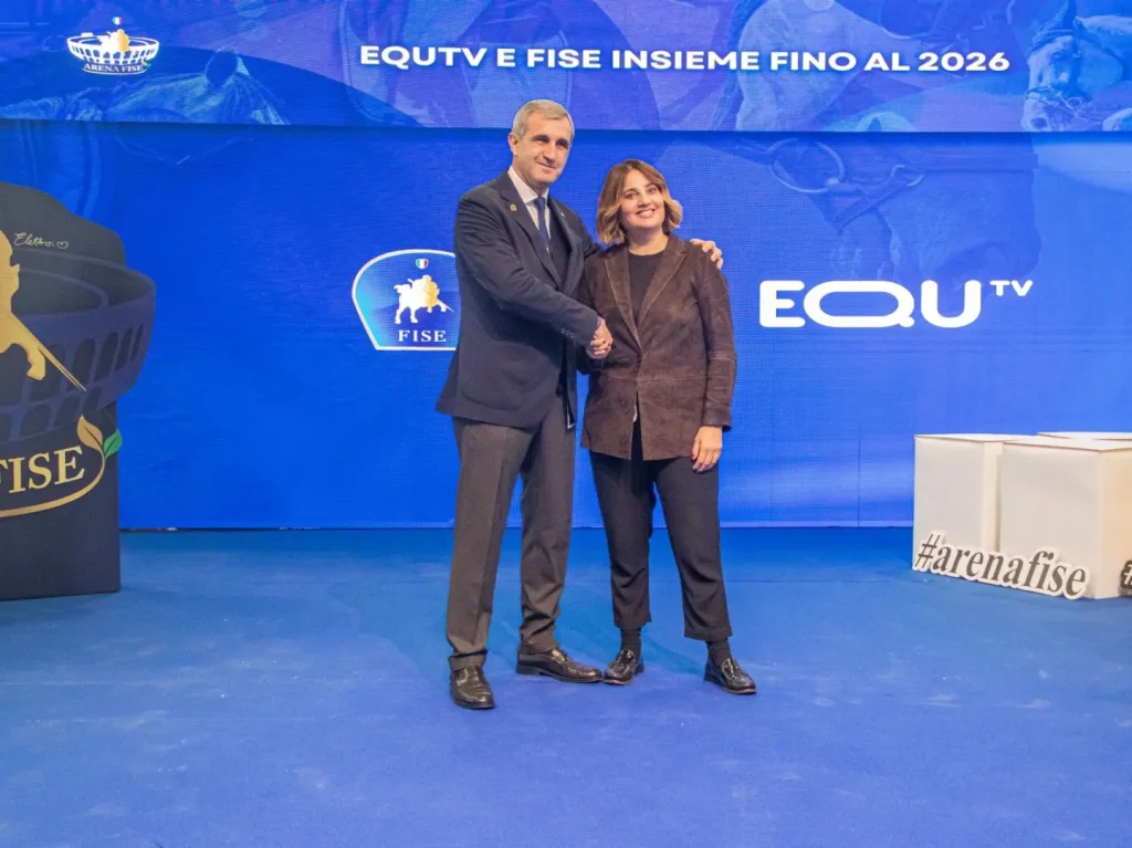 Equitazione: EQUtv e FISE rinnovano la partnership fino al 2026 per promuovere il settore.
