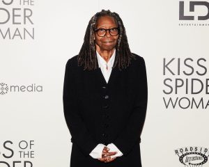 Whoopi Goldberg compie 70 anni: da Sister Act all’Oscar, leggenda del cinema