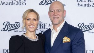 Zara Tindall: l’eleganza infallibile del suo abitino nero per eventi speciali