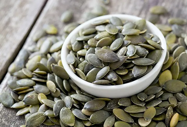 Le quantità giornaliere consigliate di semi di zucca da assumere I semi di zucca sono semi...