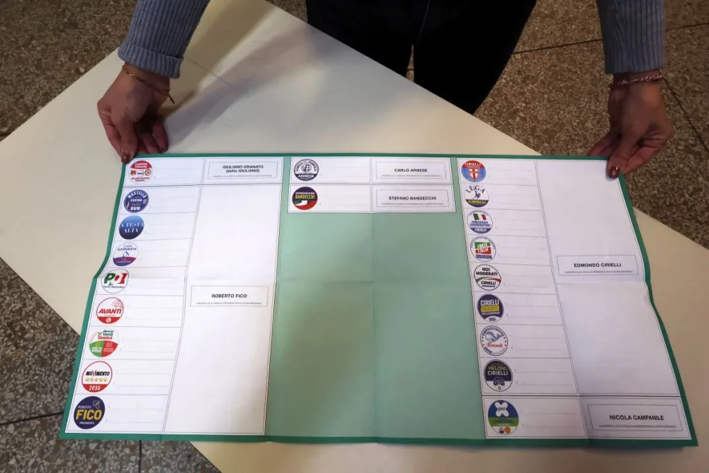 Elezioni oggi e domani in Campania, Puglia e Veneto: urne aperte per il voto.