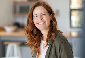 Che cos'è il colore capelli castano ramato (auburn)? I capelli rossi presentano una gamma cromatica...