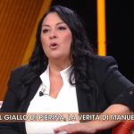 Manuela Bianchi affronta in tv le accuse di incesto con suo fratello Loris.