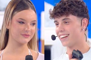 Maria Rosaria e Riccardo di Amici 25: gesti in casetta scatenano il web