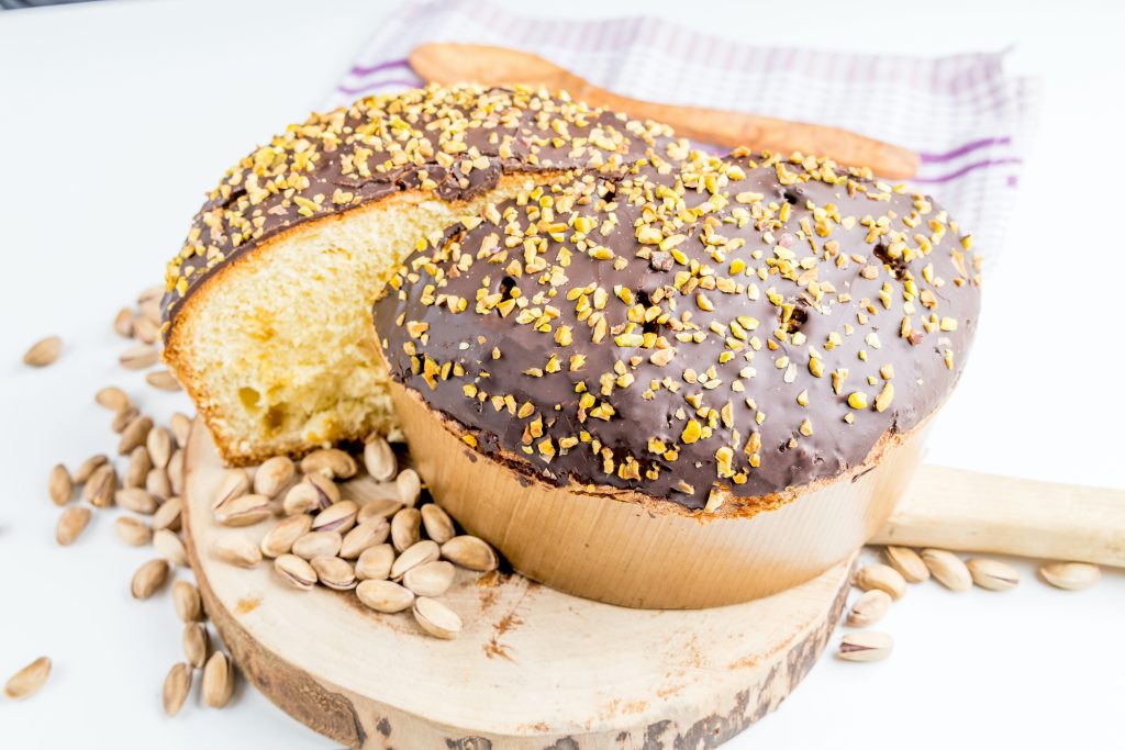 Ritiro panettone farcito: errore in etichetta provoca nuovi richiami di raclette.