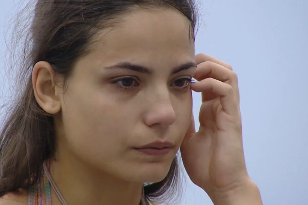 Sentirsi sempre brutti e temere il giudizio degli altri: una sfida comune