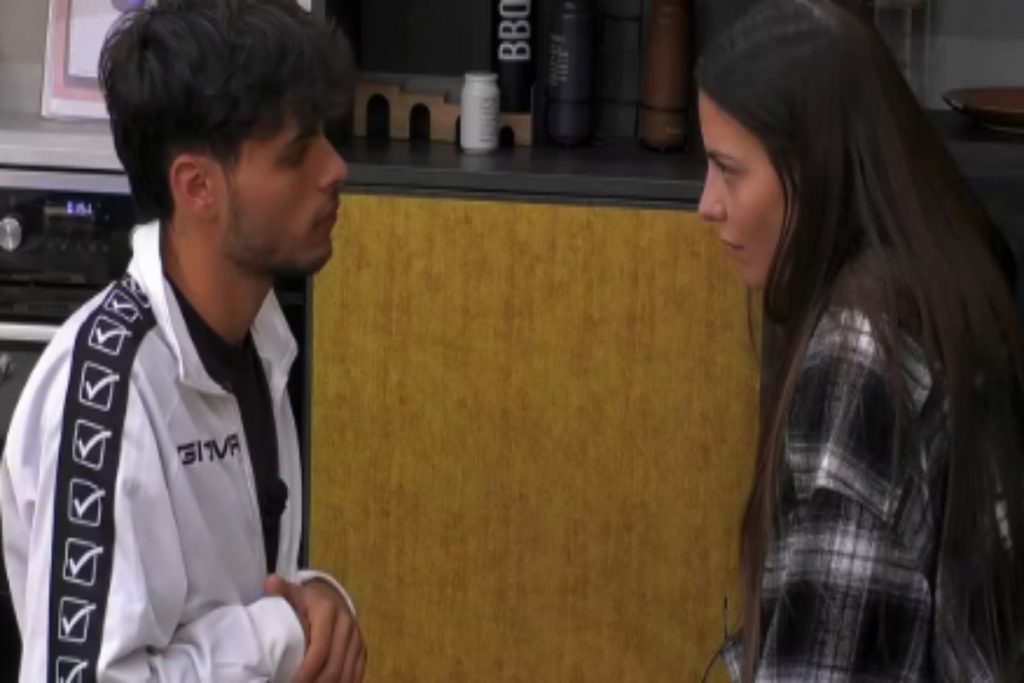 Simone De Bianchi innamorato di Anita Mazzotta al Grande Fratello 2025: “Sempre nei pensieri”