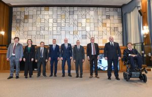 Renzo Testolin riconfermato Presidente della Regione Valle d’Aosta, un futuro di continuità e sfide.