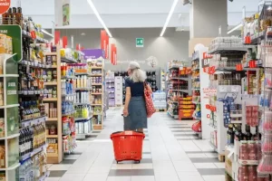 Istat: a ottobre vendite al dettaglio in aumento, confermato trend positivo crescita consumi