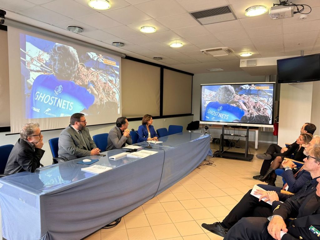 Green Plasma: dalle reti fantasma un’energia sostenibile dal mare per il futuro