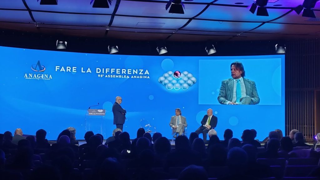 Anagina lancia polizze innovative contro i rischi climatici, potenziate dall’intelligenza artificiale.