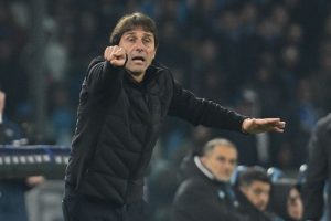 Antonio Conte: Carica per la Sfida contro il Benfica LISBONA (PORTOGALLO) – Antonio Conte...