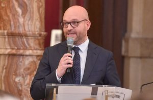 Il presidente della Camera, Lorenzo Fontana, esprime un aumento della fiducia verso la pace dopo...