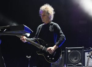 Addio a Perry Bamonte, storico tastierista e chitarrista dei The Cure, icona musicale