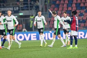 Bologna e Sassuolo si dividono la posta con un pareggio 1-1 nel derby emiliano.